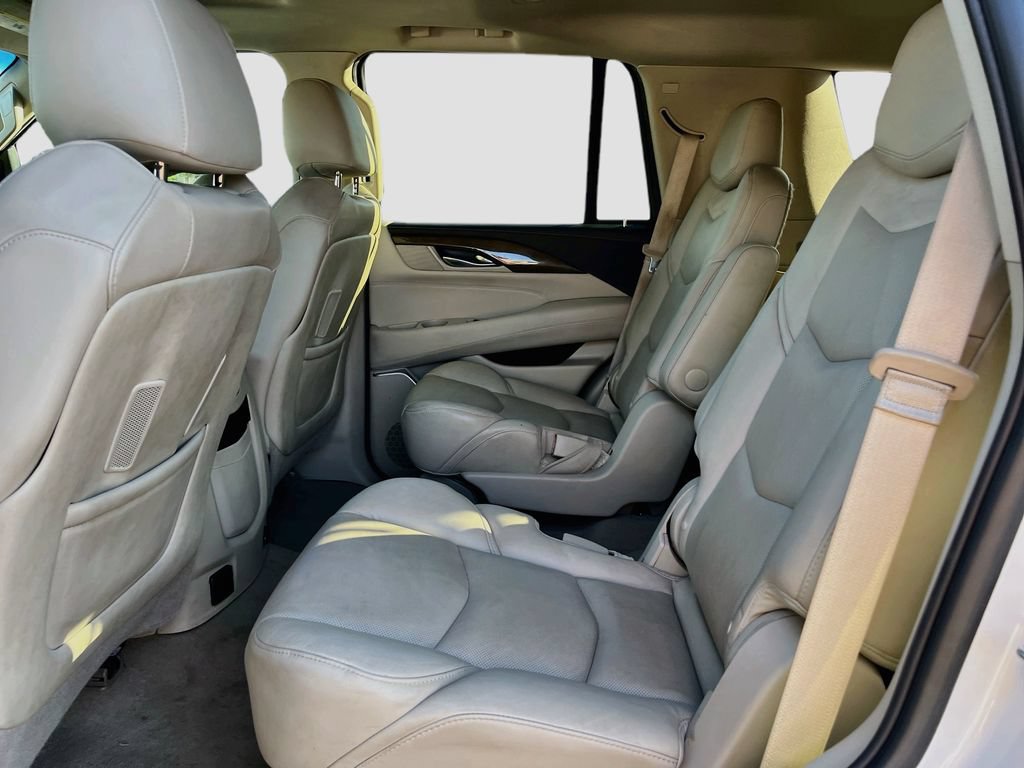Used 2019 Cadillac Escalade Luxury w/ LPO, Radiant Package RWD image 26