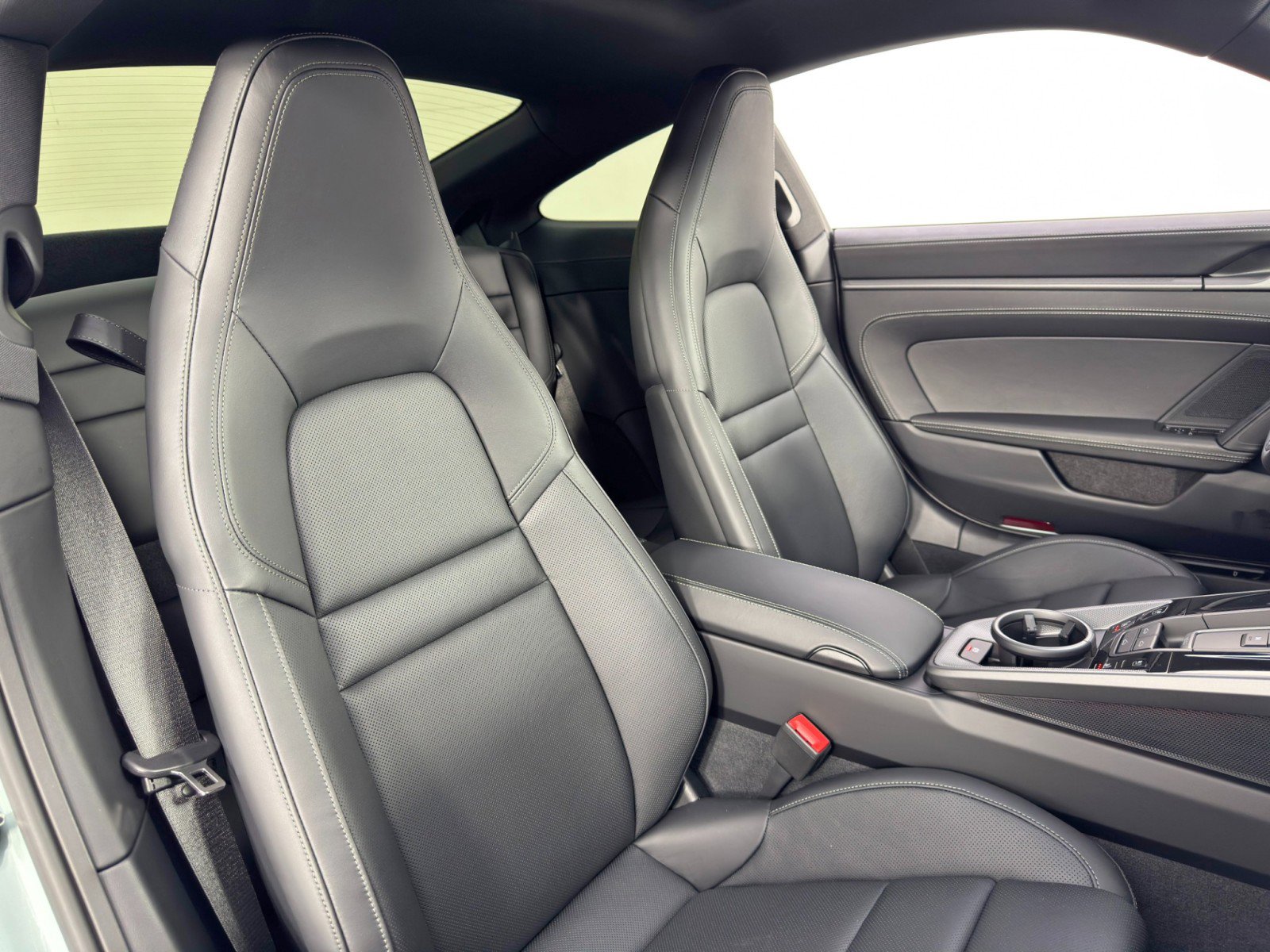 Used 2025 Porsche 911 Carrera image 42