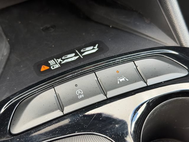 Used 2025 Buick Envista Sport Touring w/ Convenience II Package FWD image 23