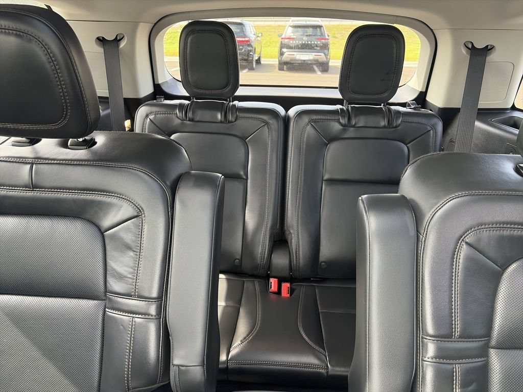 Used 2025 Lincoln Aviator Reserve w/ Equipment Group 201A AWD/4WD image 24