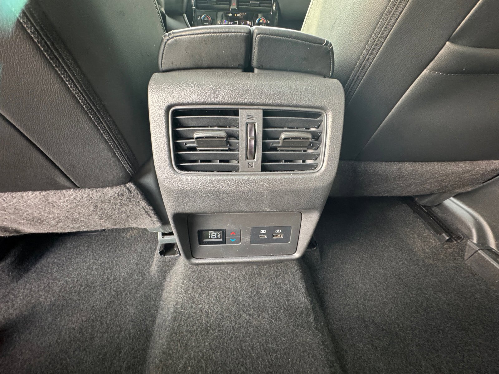 Used 2023 Nissan Rogue SL w/ SL Premium Package image 32