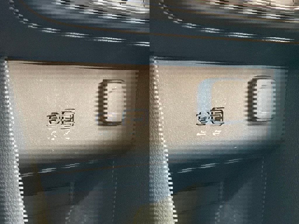 Used 2025 Buick Encore GX Preferred image 24