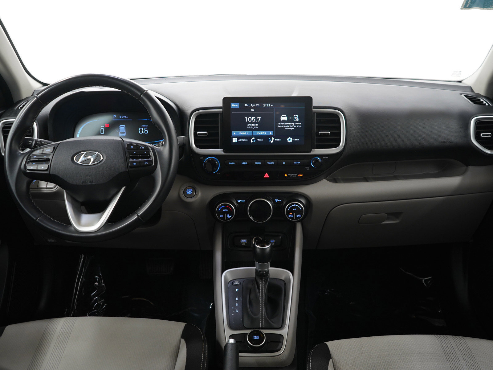 Used 2024 Hyundai Venue SEL FWD image 15