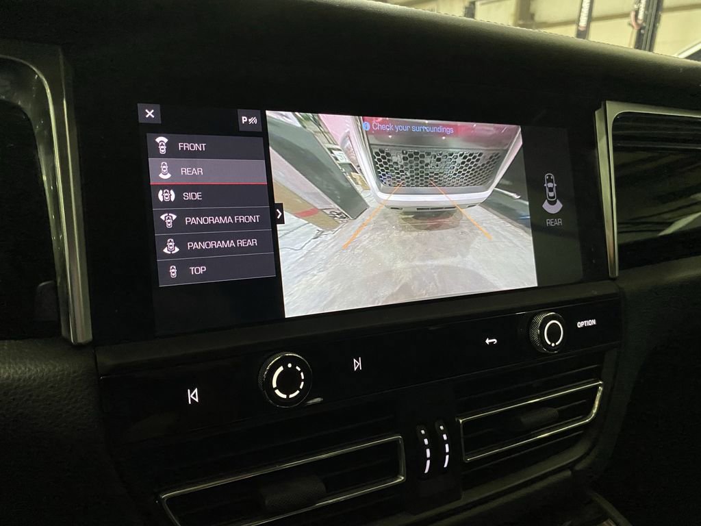 Used 2023 Porsche Macan Turbo AWD/4WD image 6