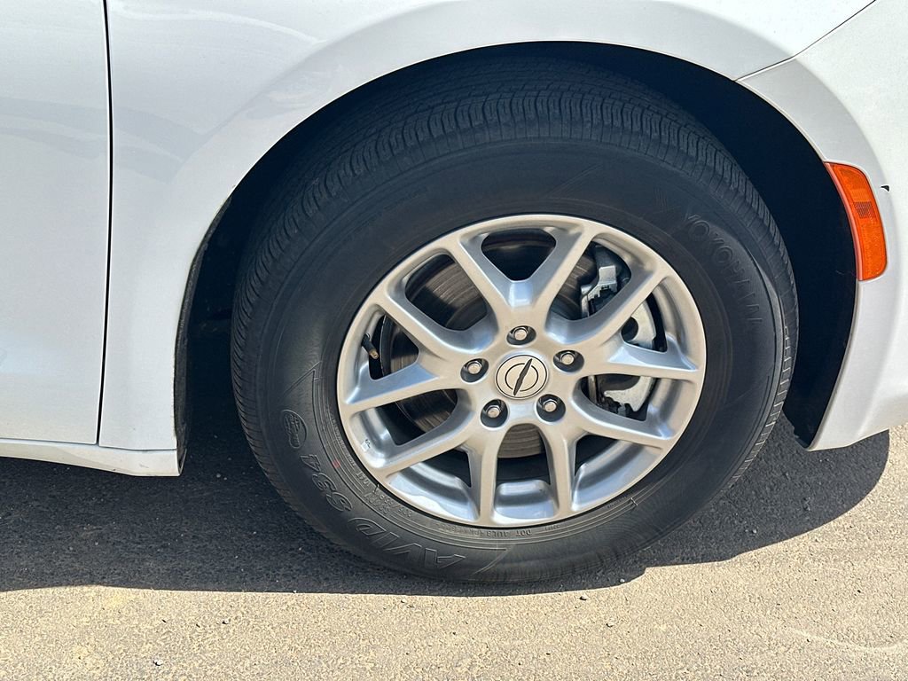 Used 2024 Chrysler Voyager LX image 12