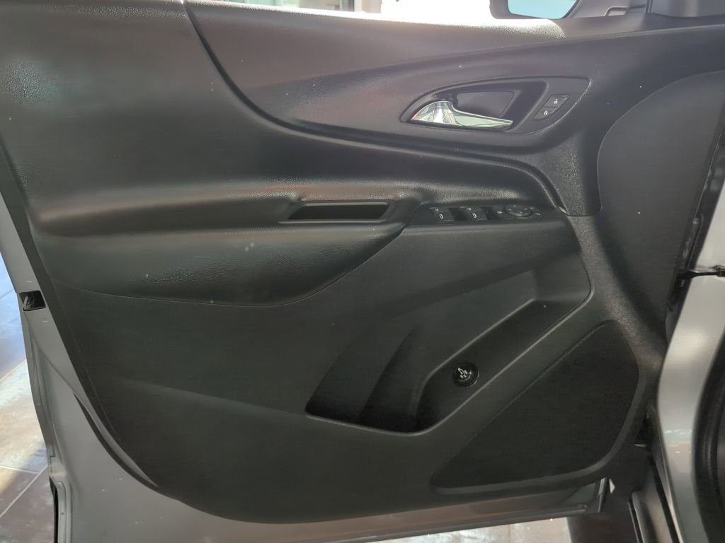 Used 2023 Chevrolet Equinox LT FWD image 11