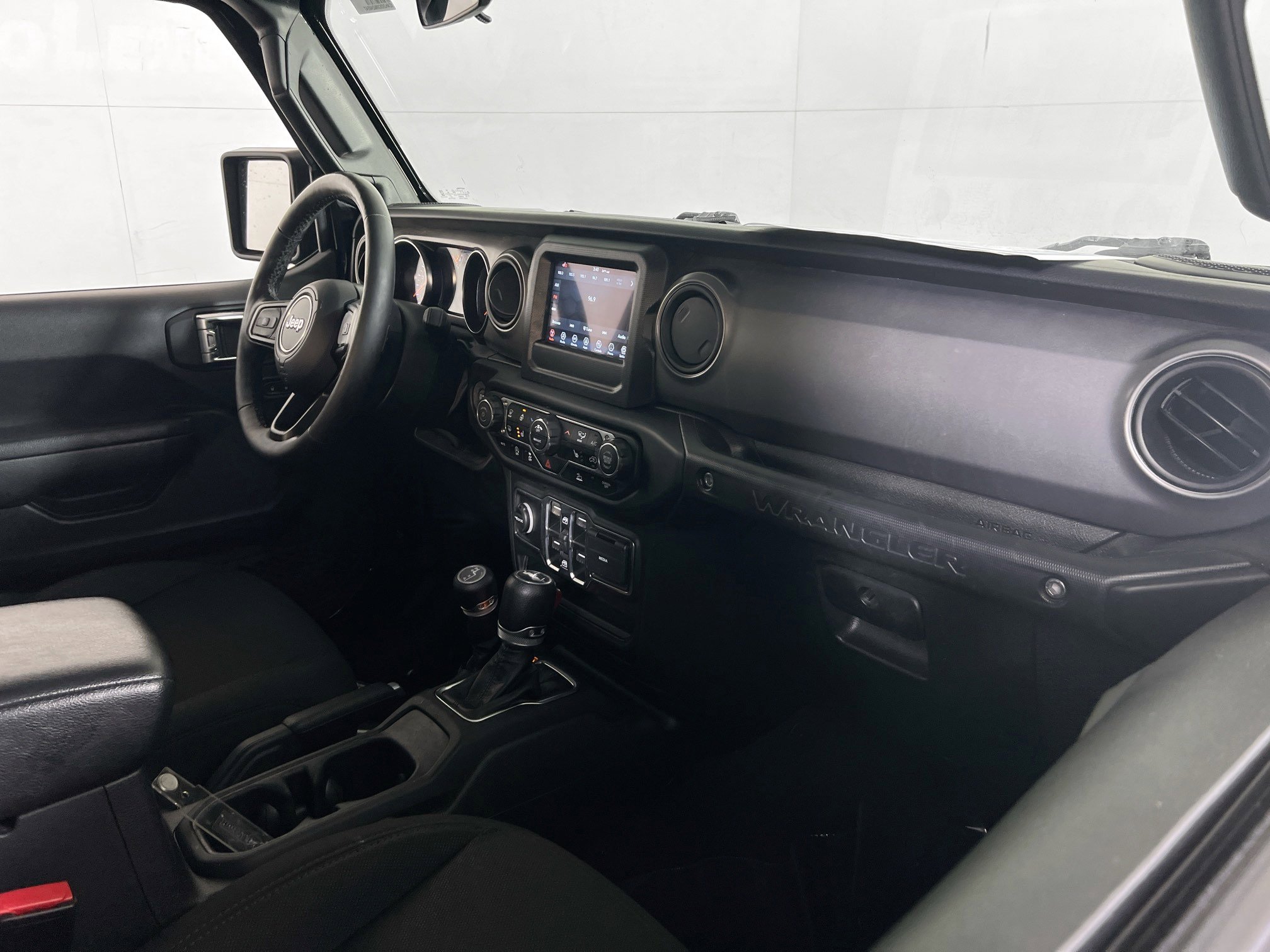 Used 2022 Jeep Wrangler Sport S image 27