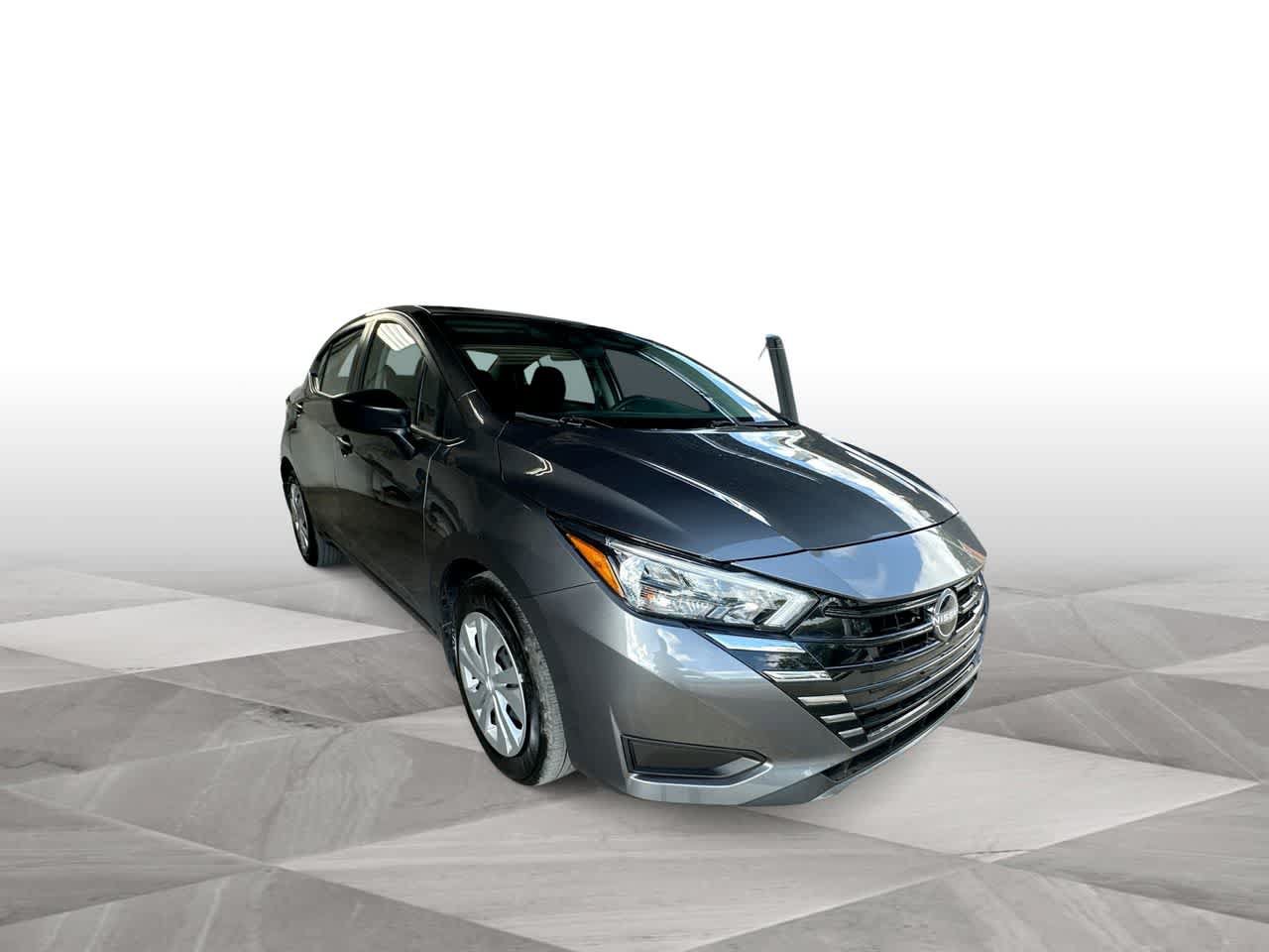 Used 2025 Nissan Versa S w/ Trunk Package FWD image 2