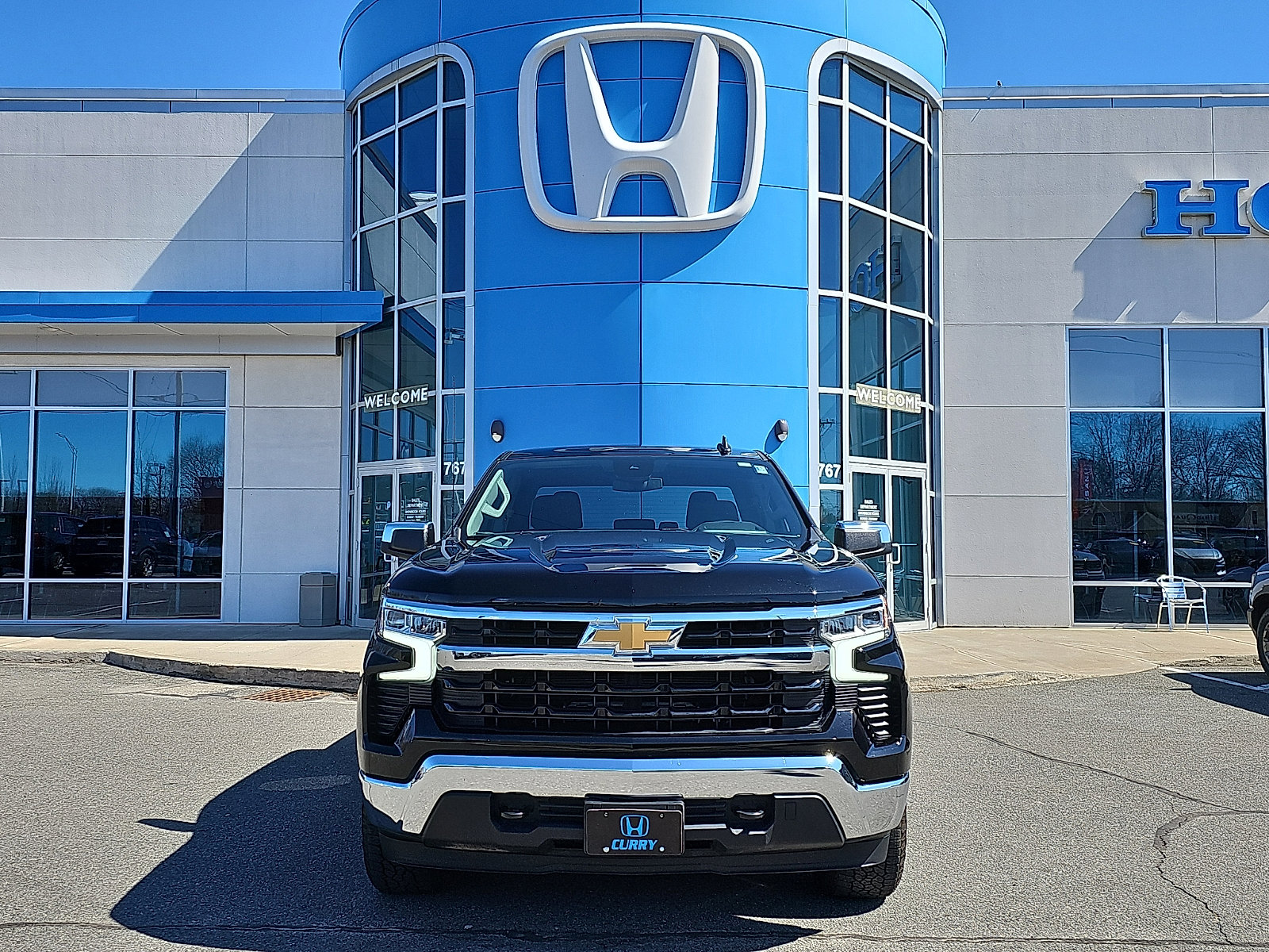 Used 2024 Chevrolet Silverado 1500 LT image 2