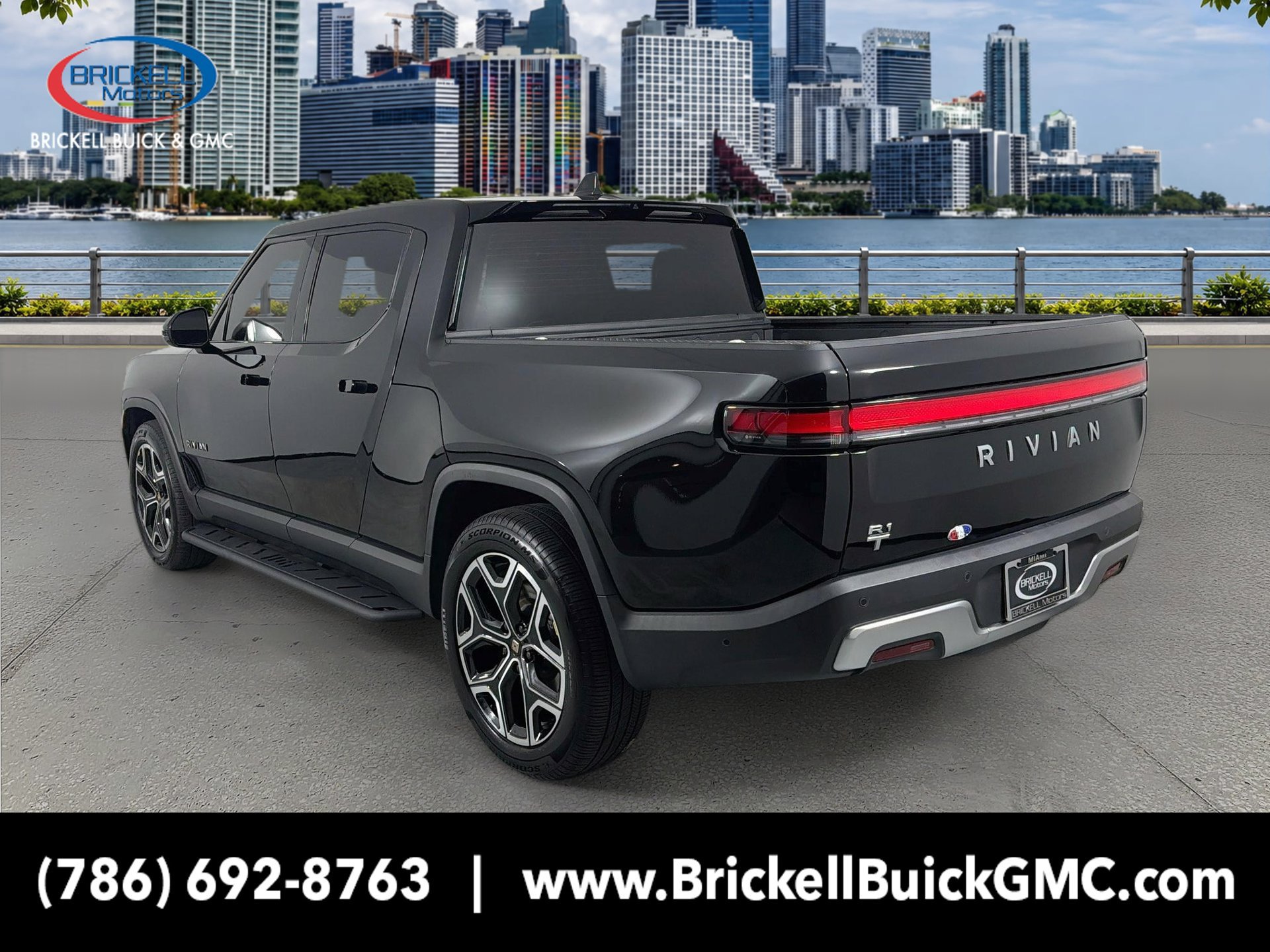 Used 2025 Rivian R1T Adventure Dual AWD/4WD image 3