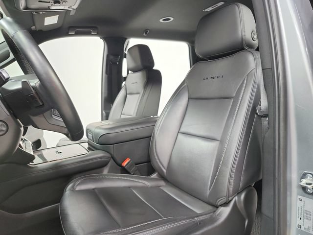 Used 2025 GMC Yukon Denali RWD image 19