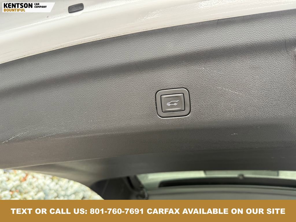 Used 2025 GMC Yukon Denali w/ Sun & Power Step Package image 42