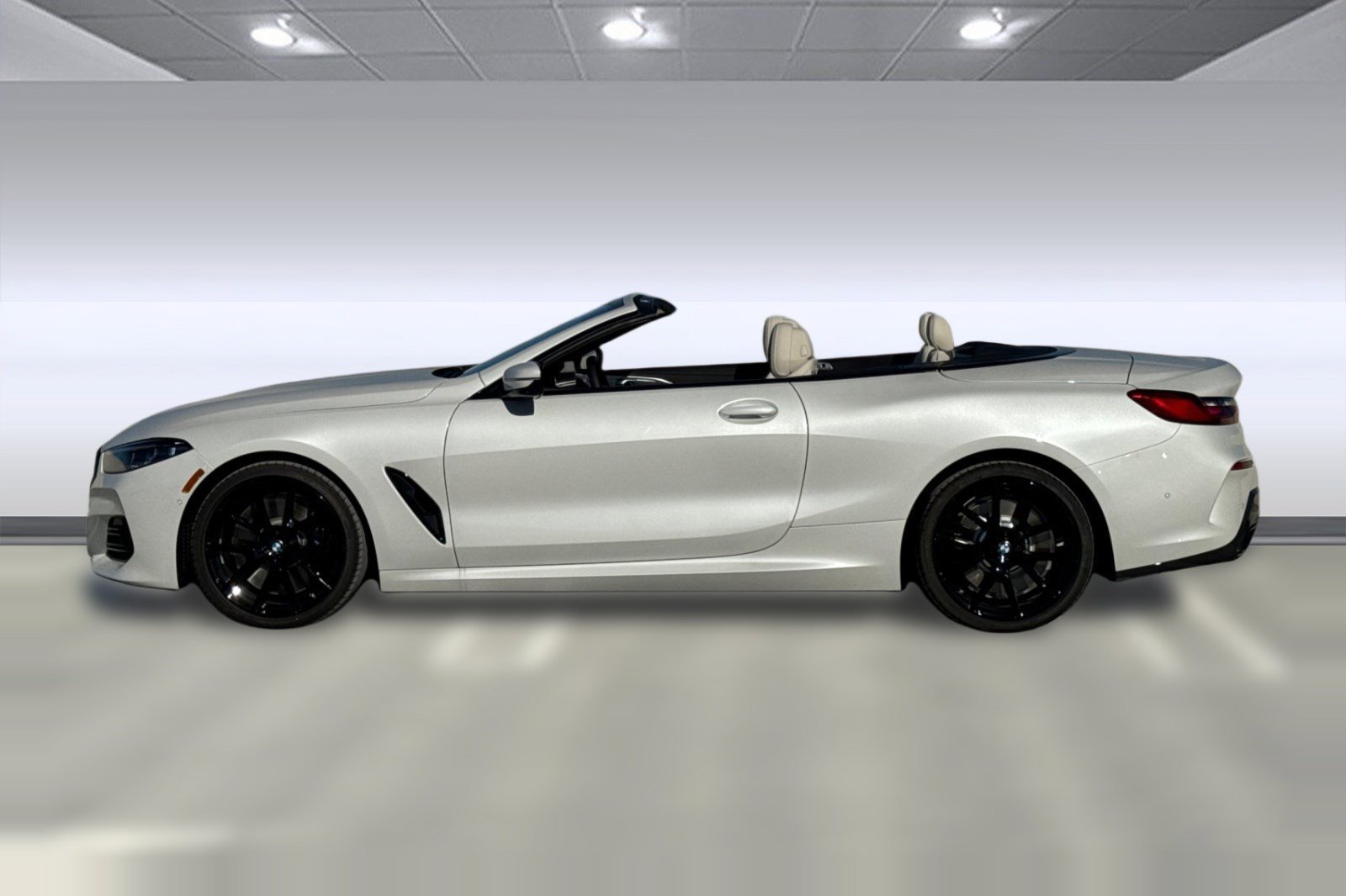 New 2026 BMW 840i Convertible image 2
