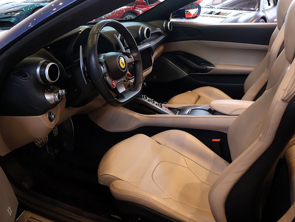Certified 2019 Ferrari Portofino RWD image 4