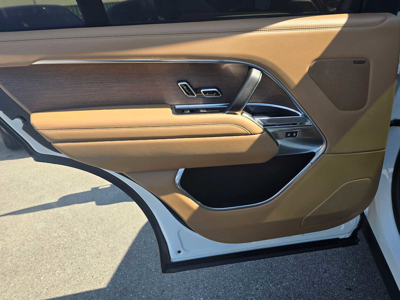 New 2025 Land Rover Range Rover Long Wheelbase SE image 20
