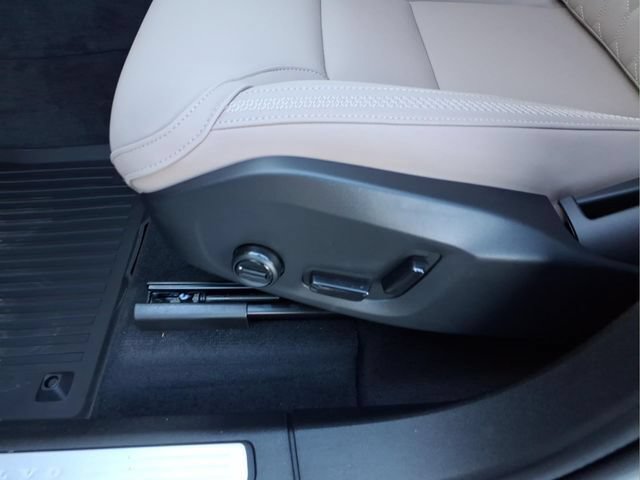New 2026 Volvo XC60 B5 Plus w/ Protection Package Premier AWD/4WD image 15