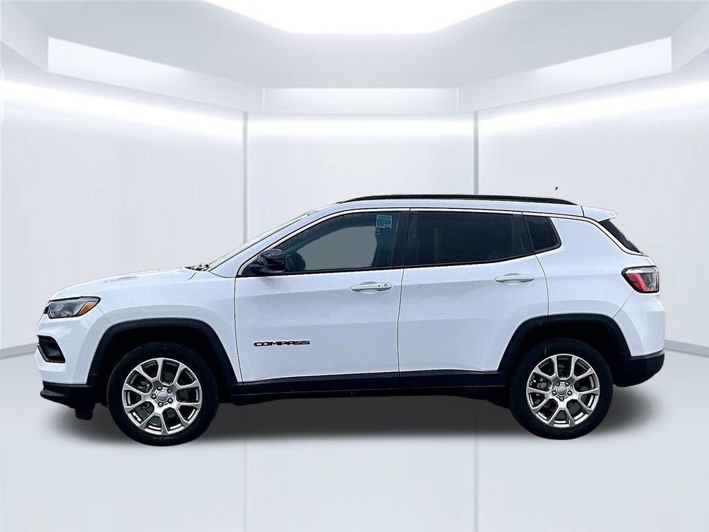 Used 2022 Jeep Compass Latitude AWD/4WD image 36
