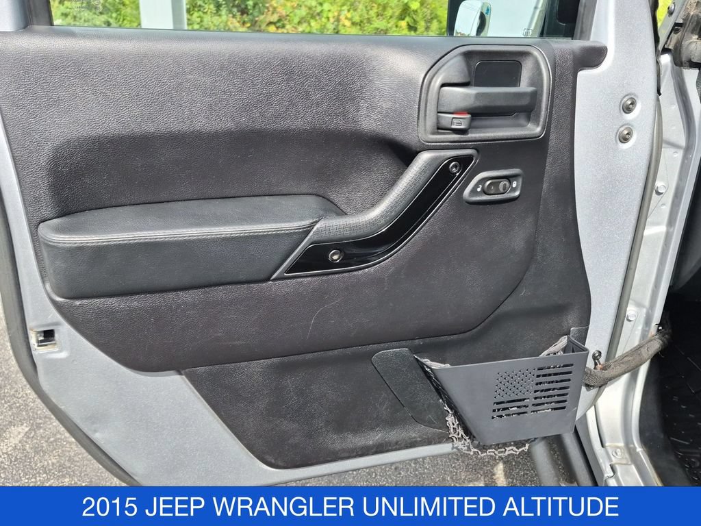 Used 2015 Jeep Wrangler Unlimited Sahara AWD/4WD image 11
