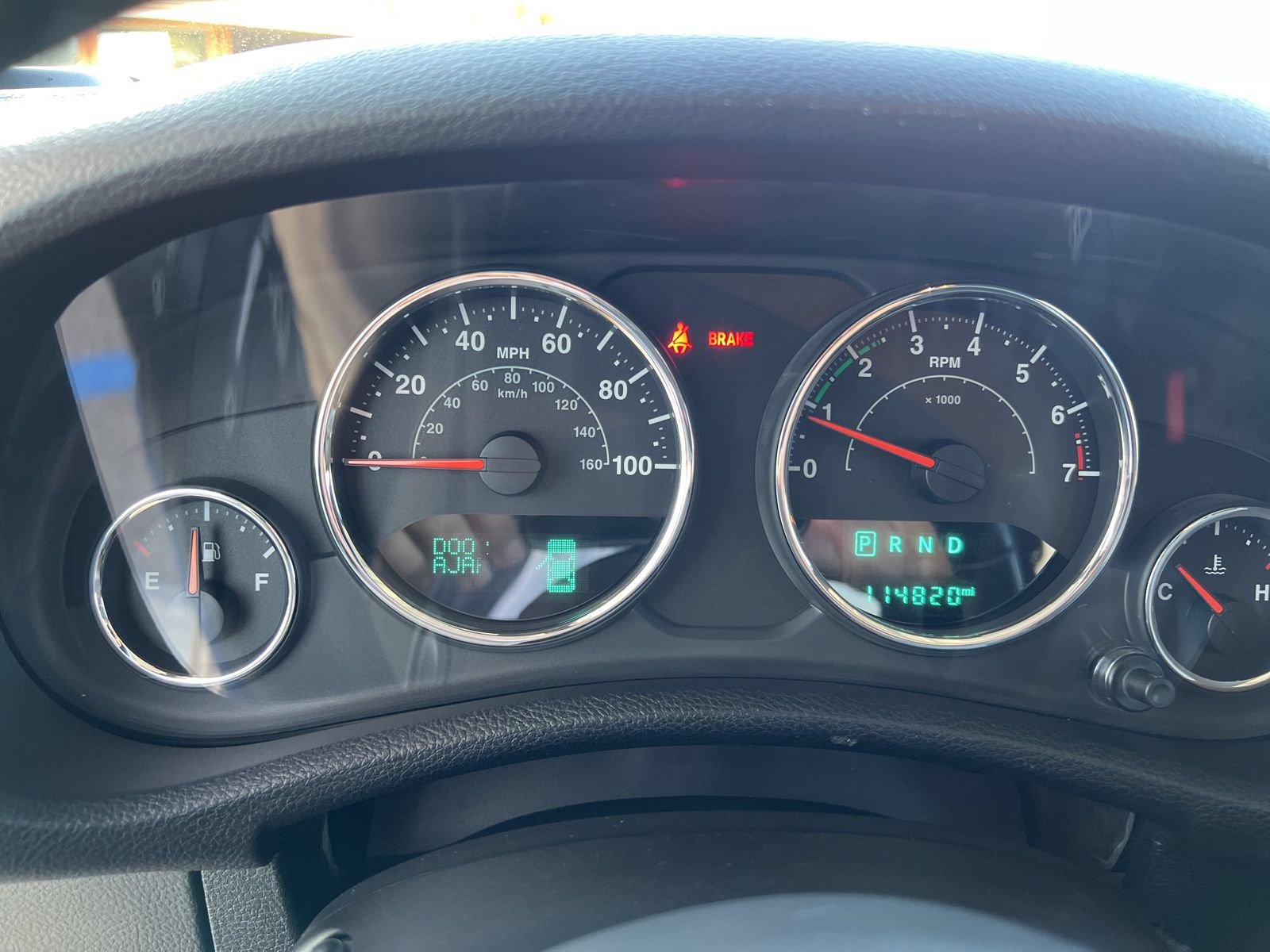Used 2015 Jeep Wrangler Unlimited Sahara w/ Connectivity Group AWD/4WD image 9