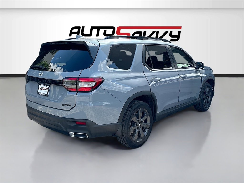 Used 2024 Honda Pilot Sport image 7
