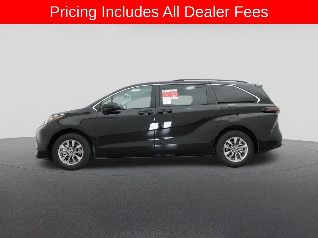 New 2026 Toyota Sienna LE FWD image 38
