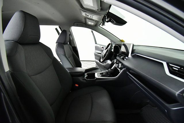 Used 2025 Toyota RAV4 XLE image 22
