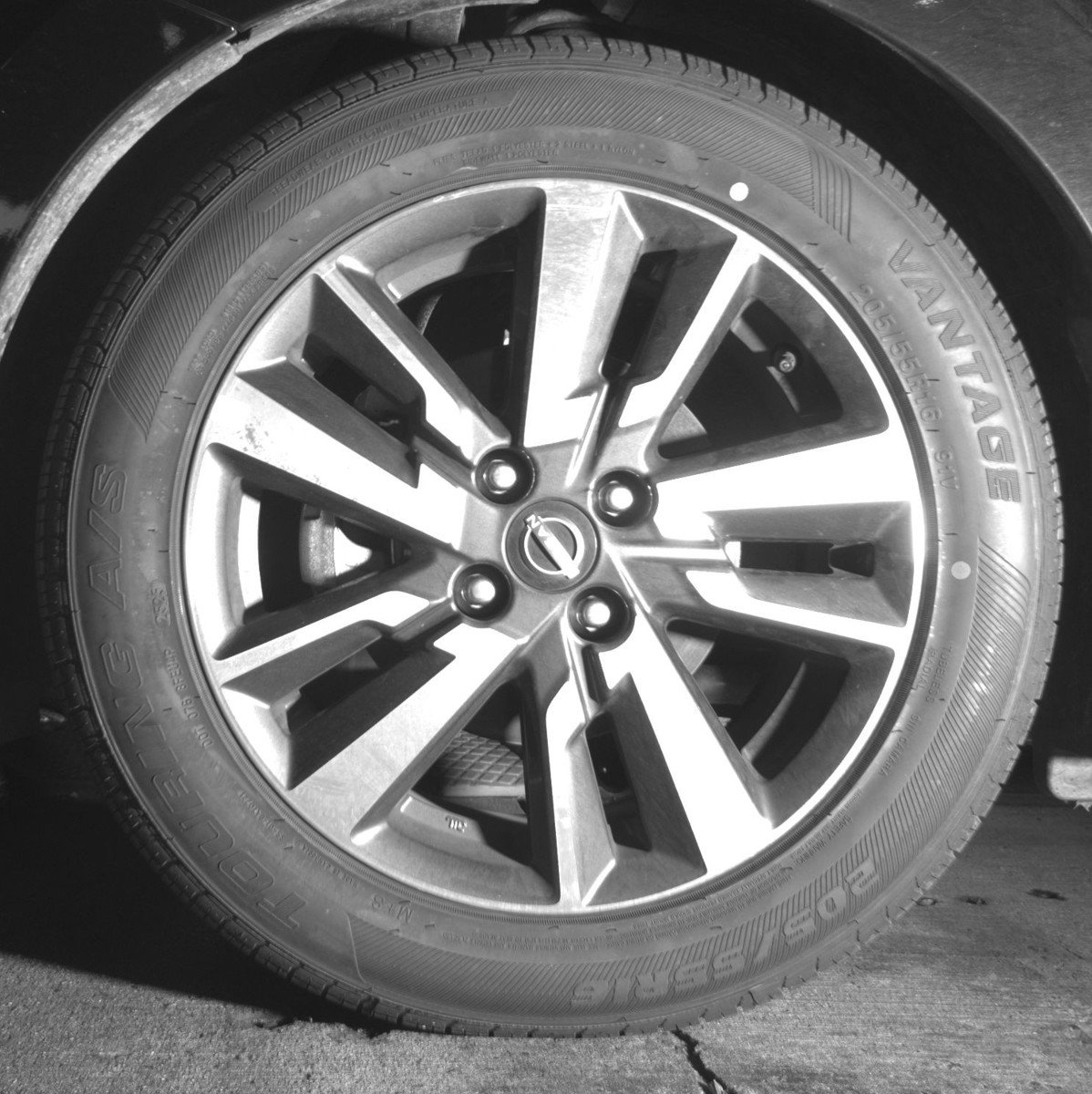 Used 2025 Nissan Versa SV image 12