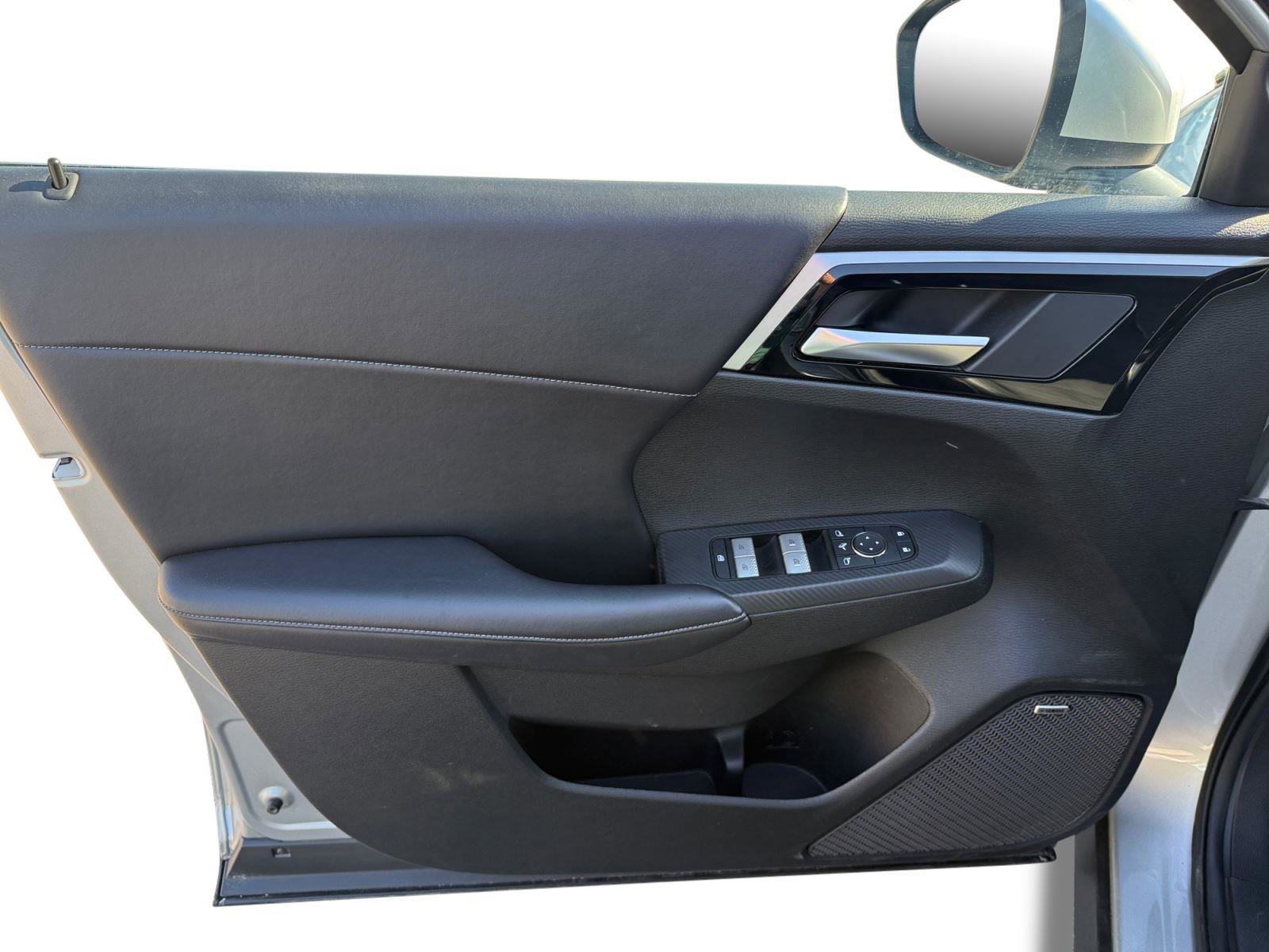 Used 2025 Mitsubishi Outlander SE FWD image 9