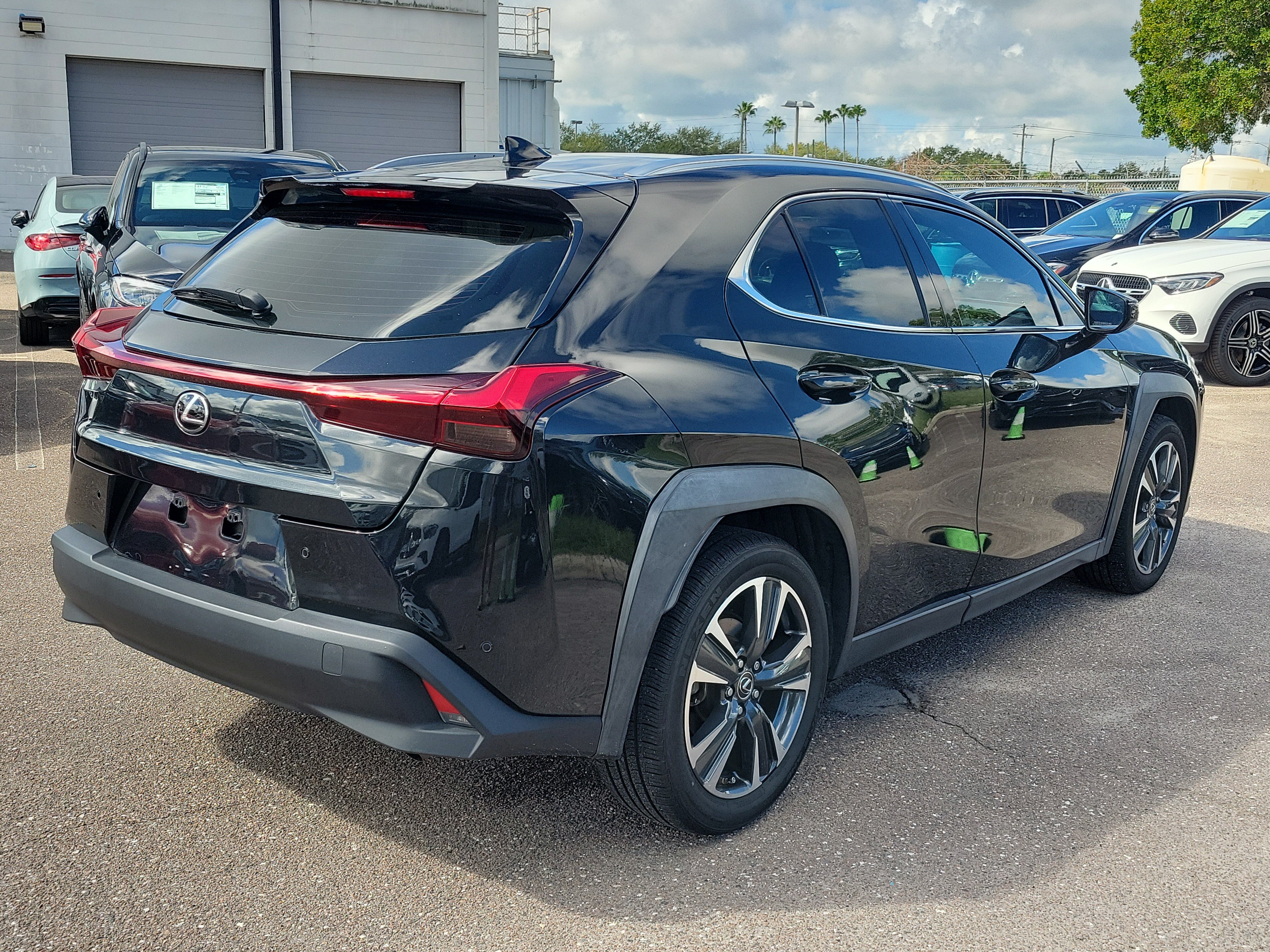 Used 2022 Lexus UX 200 w/ Accessory Package (Z2) FWD image 3