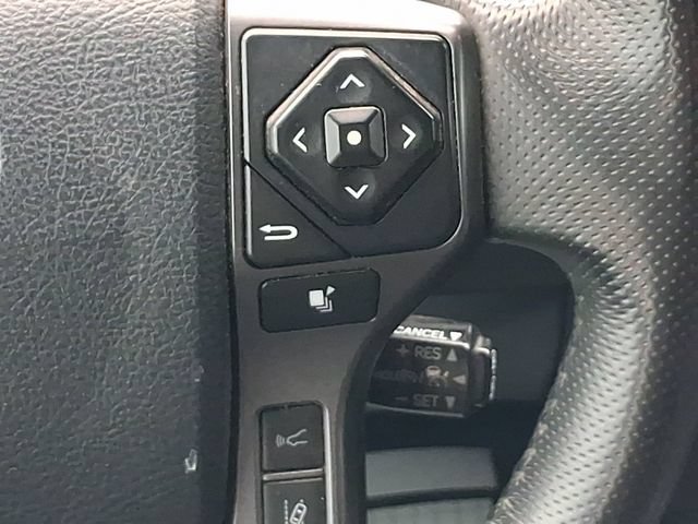 Used 2018 Toyota Tacoma TRD Off-Road AWD/4WD image 15