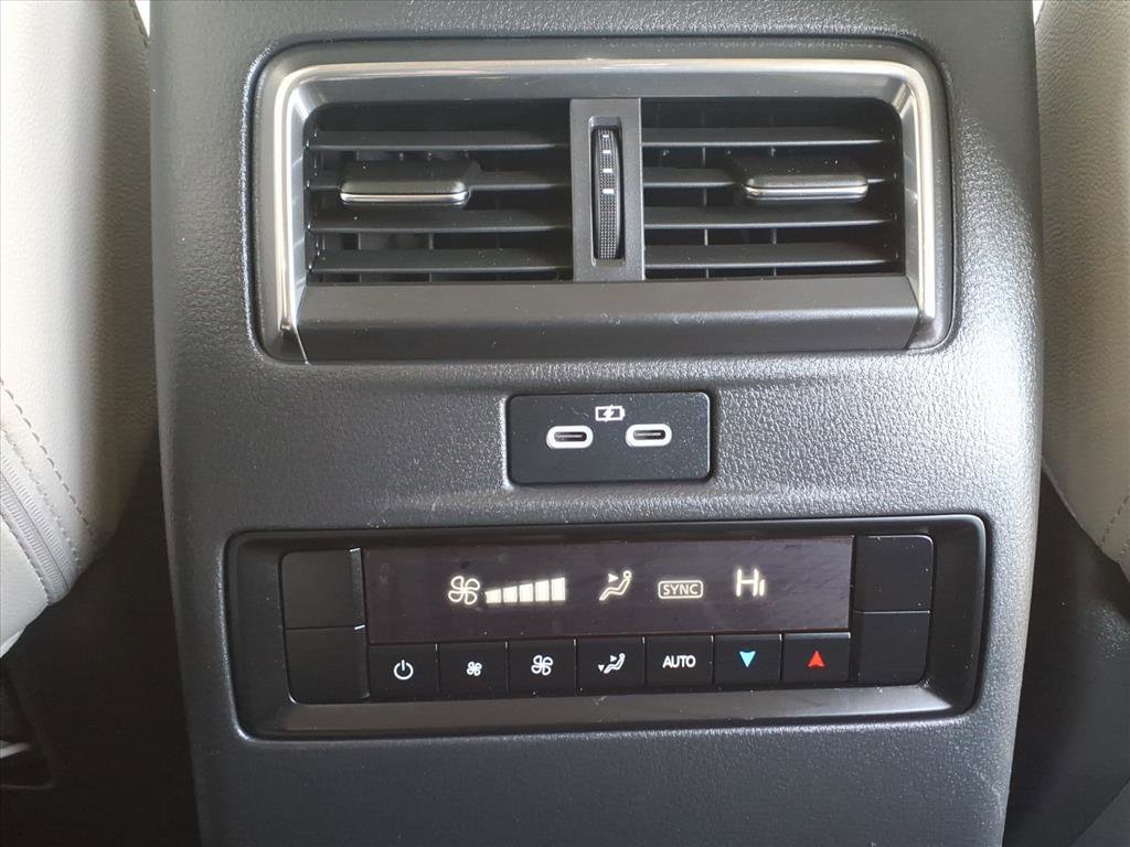 Certified 2024 MAZDA CX-90 Plug-In Hybrid w/ Premium Pkg image 17