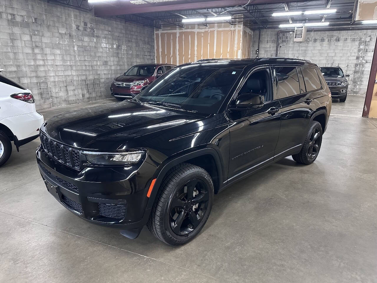 Used 2023 Jeep Grand Cherokee L Laredo