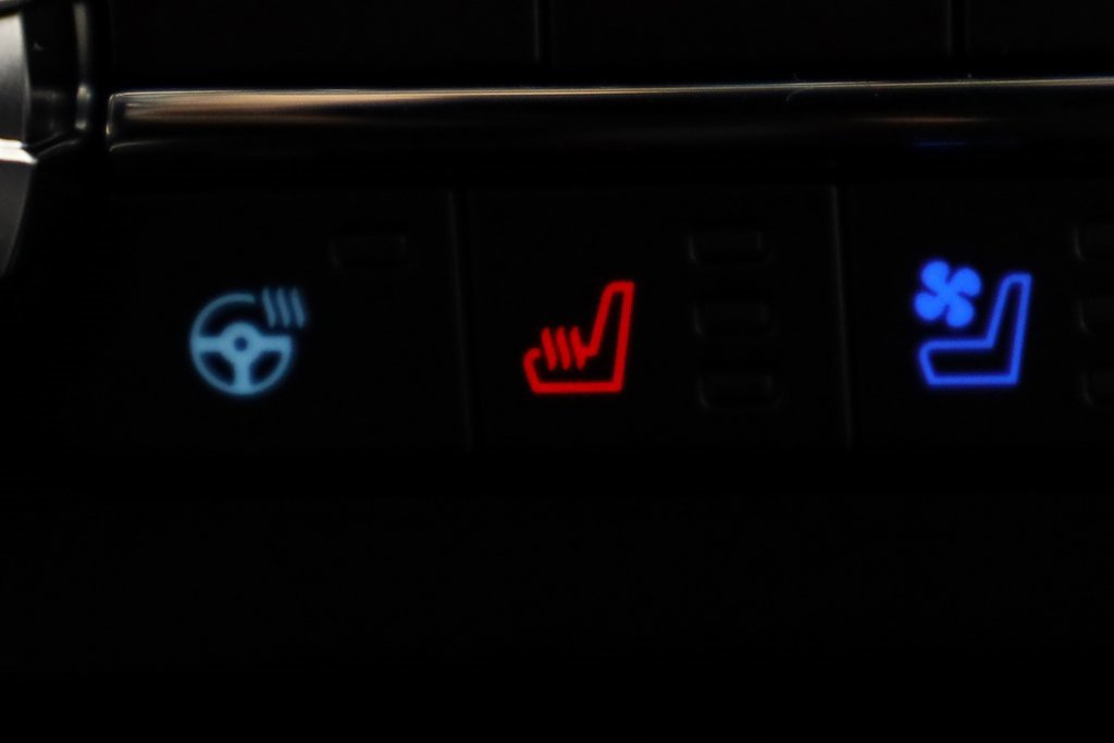 Used 2025 Ford F450 Platinum w/ FX4 Off-Road Package image 36