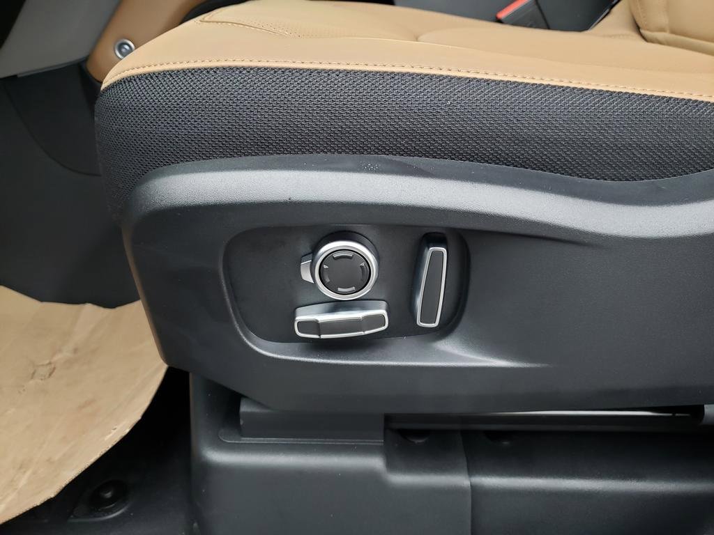 New 2026 Land Rover Defender 130 V8 image 19