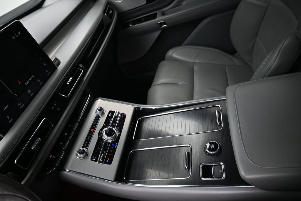 Used 2020 Lincoln Aviator Reserve w/ Equipment Group 201A AWD/4WD image 18