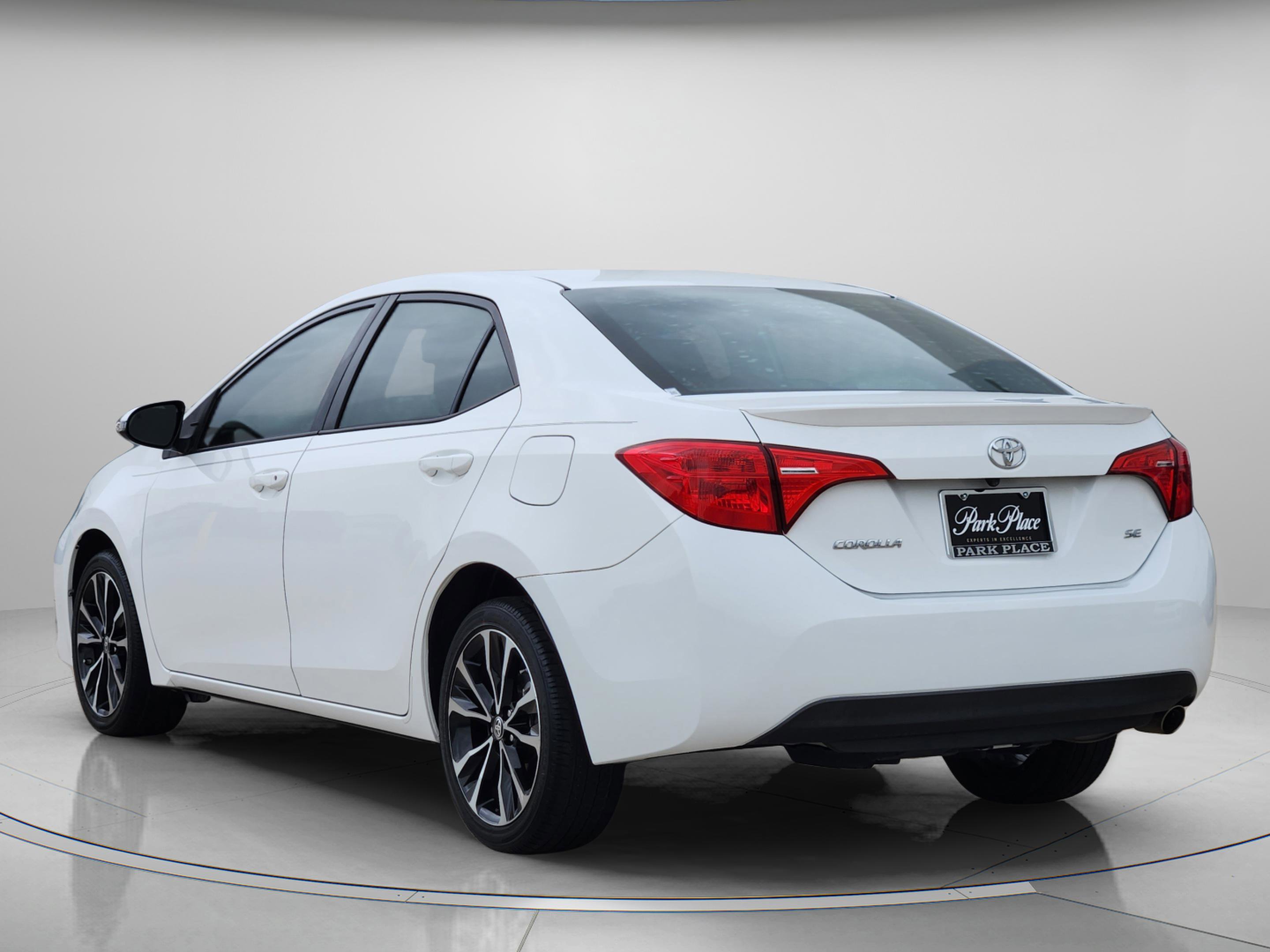 Used 2019 Toyota Corolla SE image 3