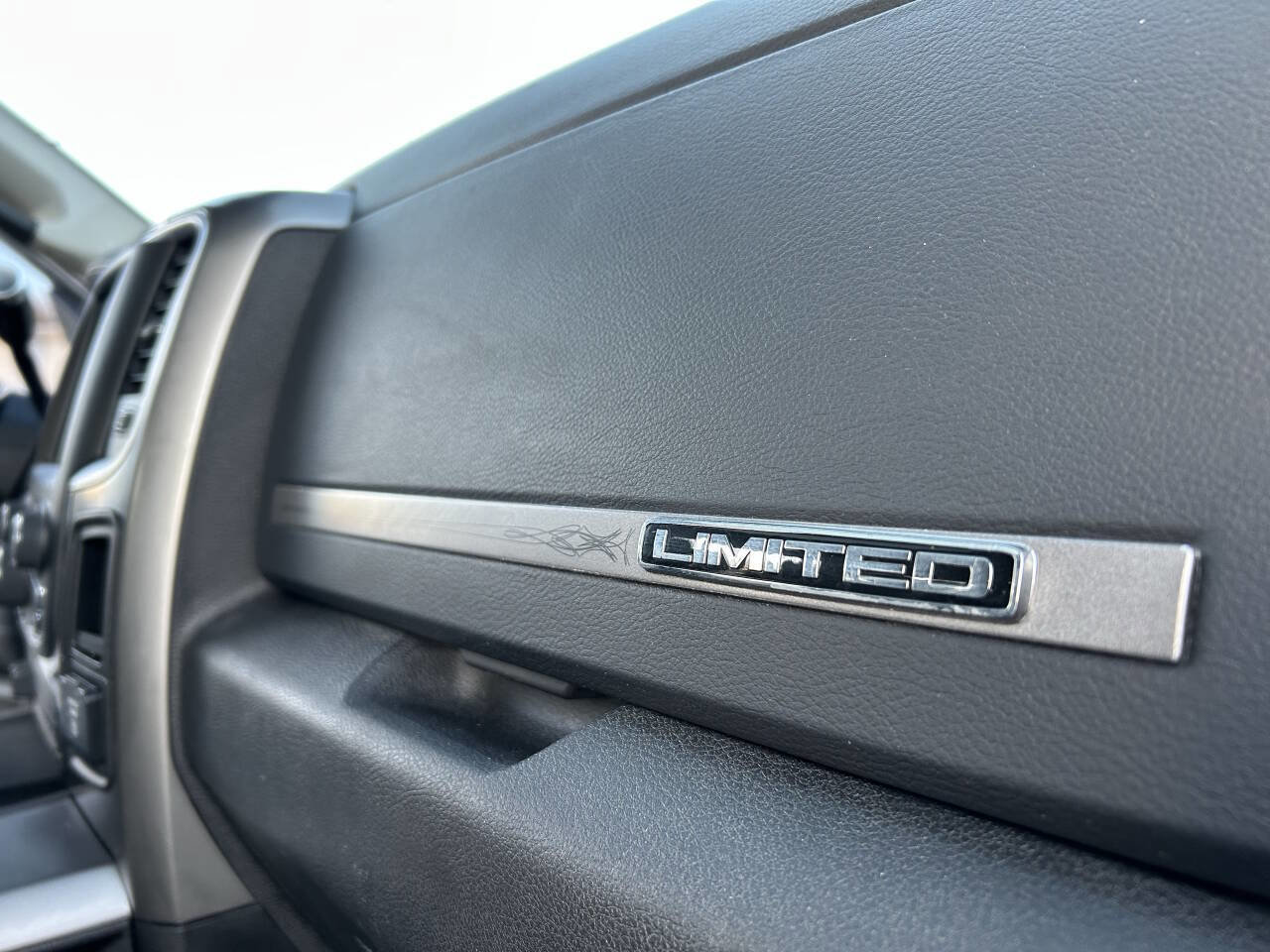 Used 2014 RAM 2500 Limited image 24