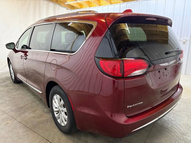 Used 2018 Chrysler Pacifica Touring-L FWD image 8