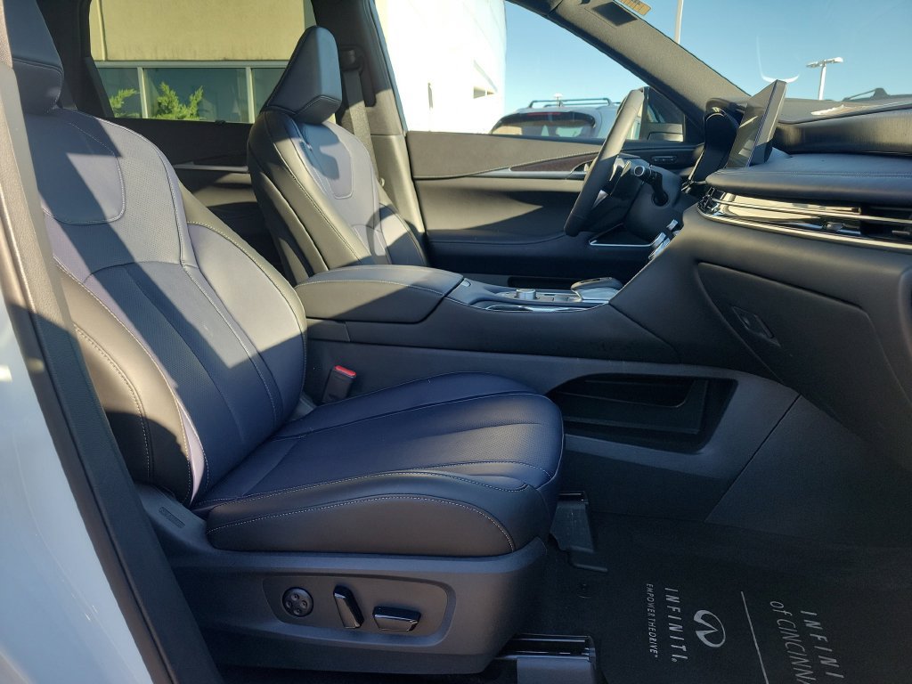 Certified 2026 INFINITI QX60 Sport w/ Dark Cargo Package AWD/4WD image 30