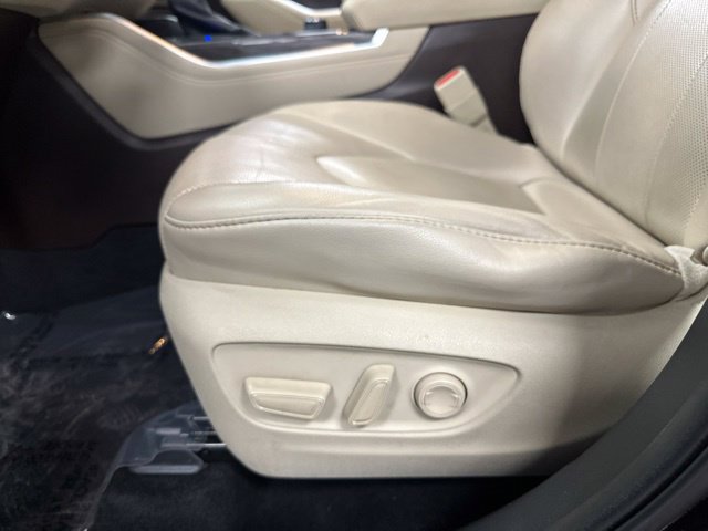 Used 2020 Toyota Highlander Limited AWD/4WD image 11