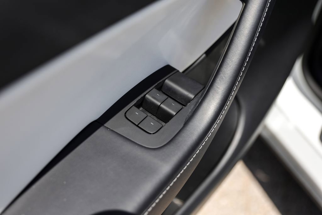 Used 2022 Tesla Model Y Performance AWD/4WD image 20