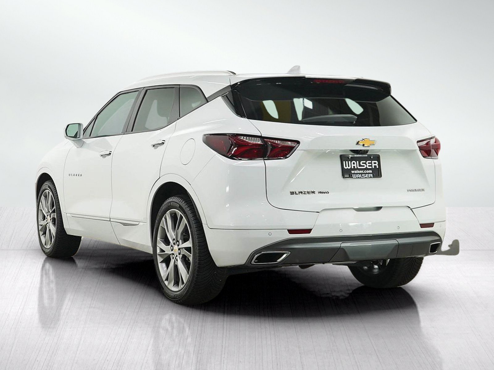 Used 2019 Chevrolet Blazer Premier w/ Sun and Wheels Package AWD/4WD image 3