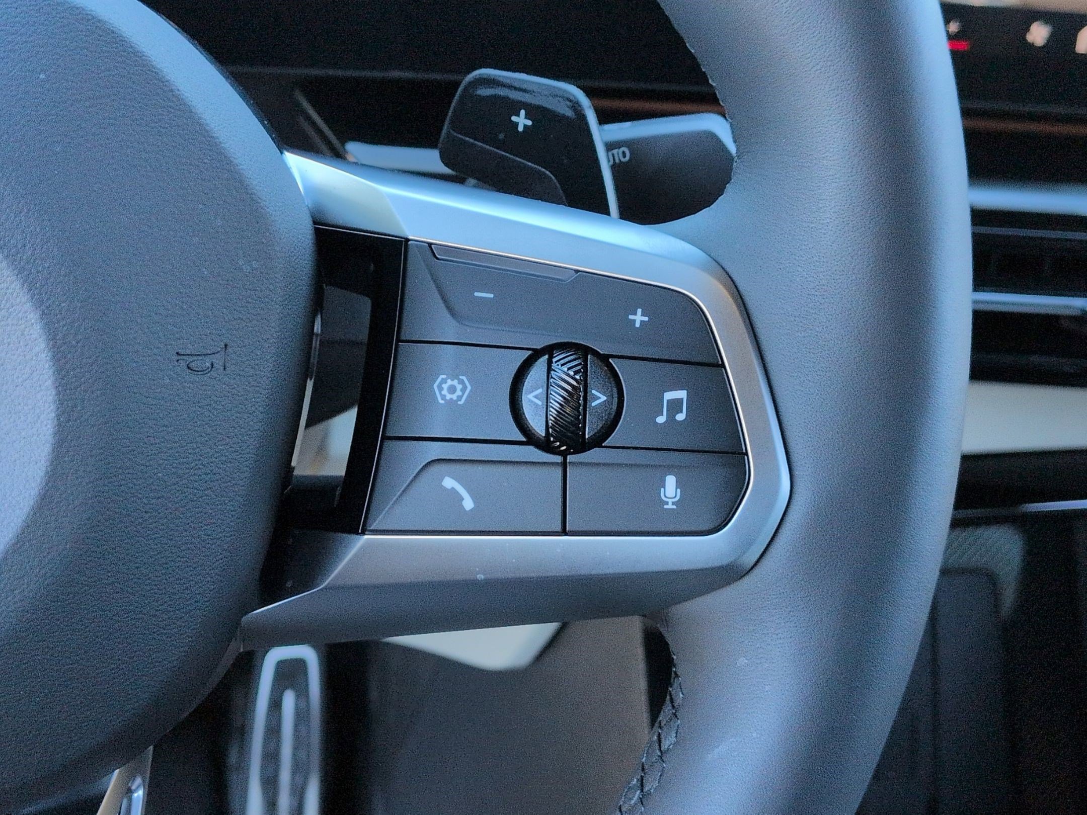 Used 2026 BMW X2 xDrive28i w/ Technology Package image 20