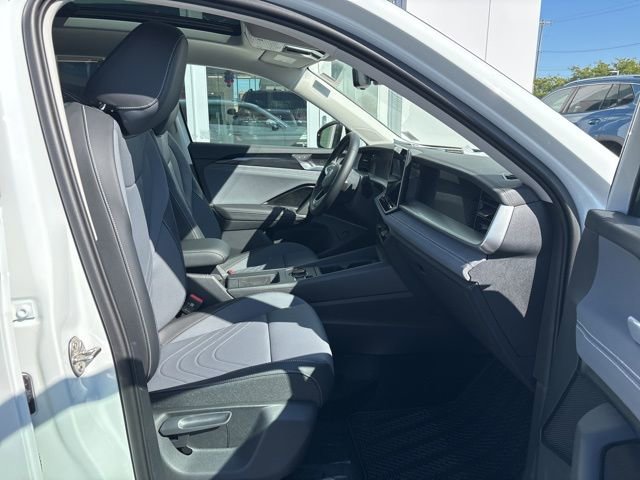 New 2025 Volkswagen Tiguan SE image 15