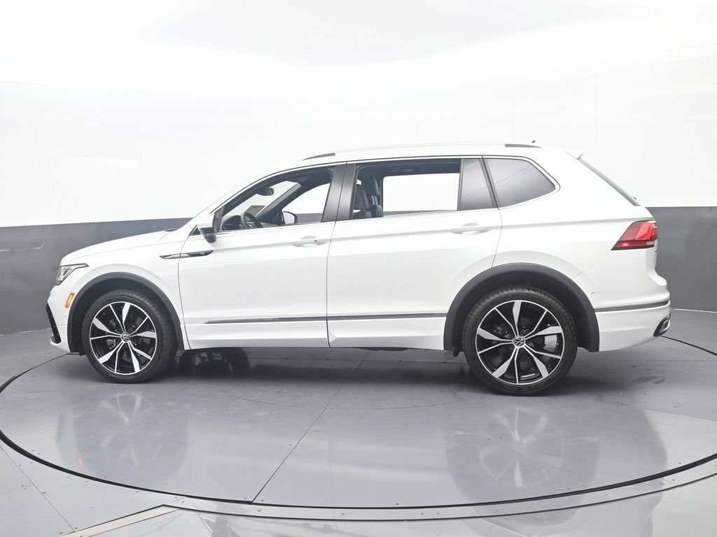 Used 2023 Volkswagen Tiguan SEL R-Line AWD/4WD image 3