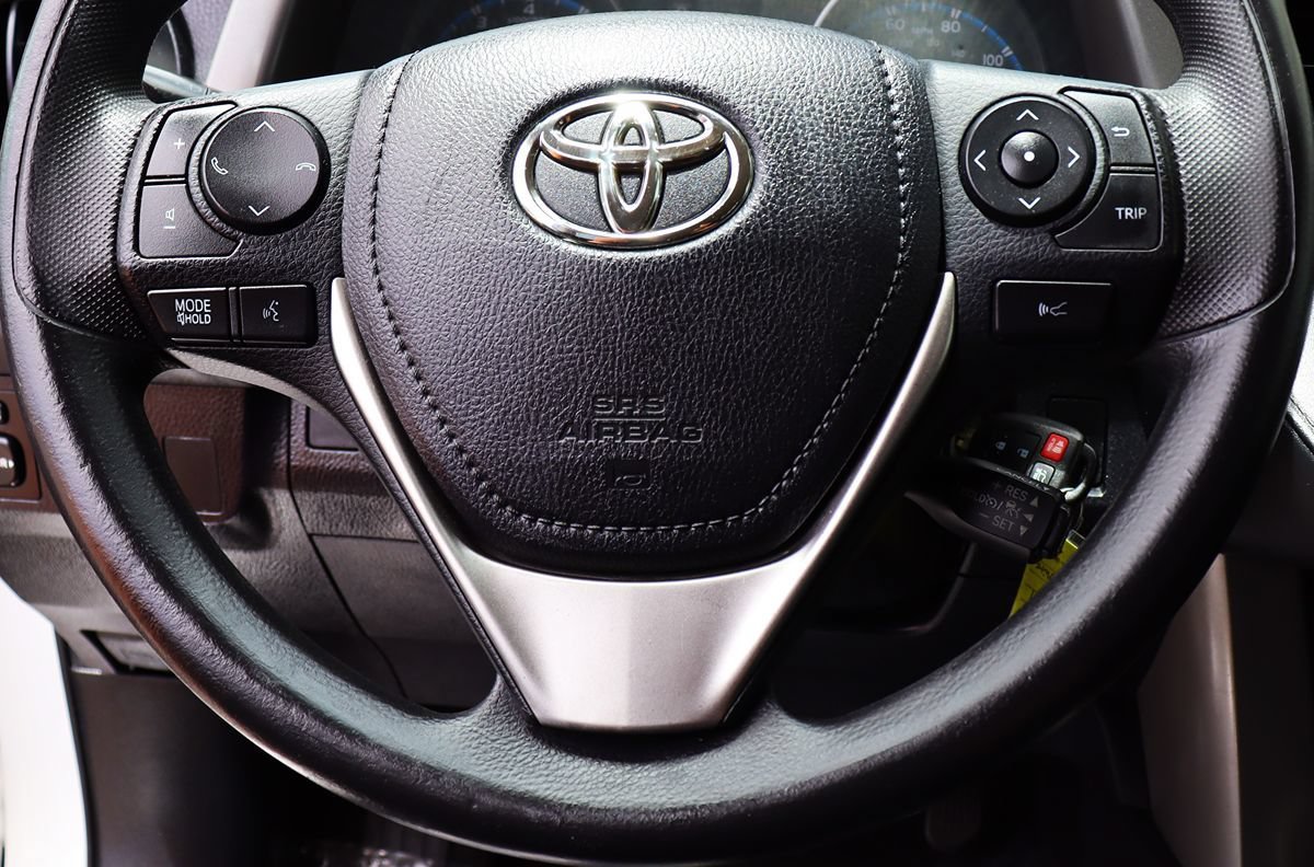 Used 2018 Toyota RAV4 LE w/ All Weather Liner Package FWD image 52