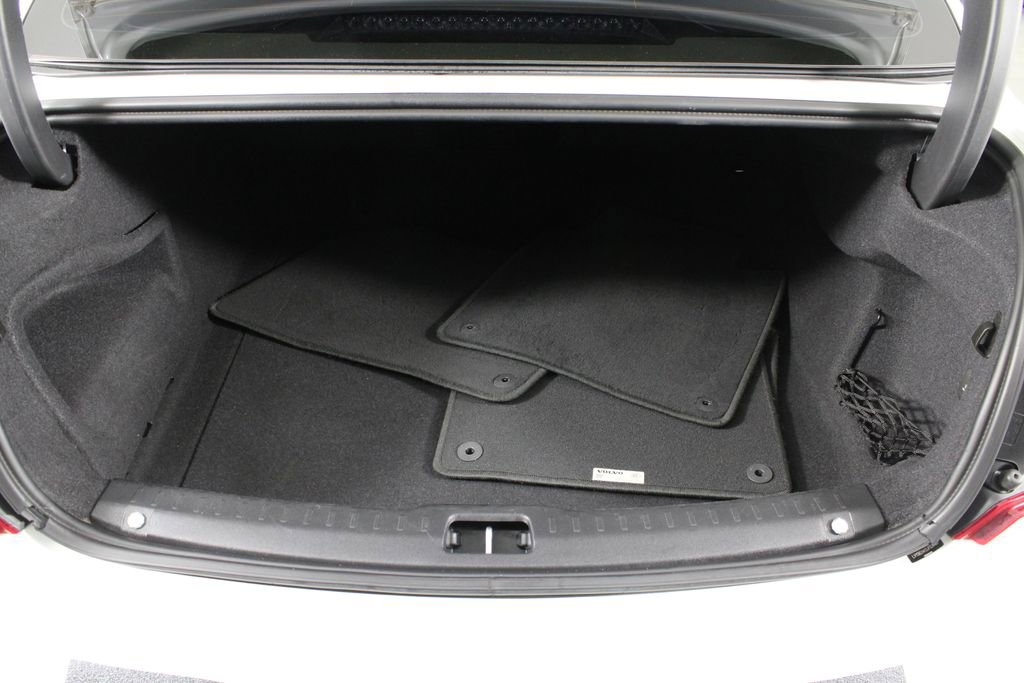 Used 2018 Volvo S90 T5 Momentum w/ Convenience Package image 14