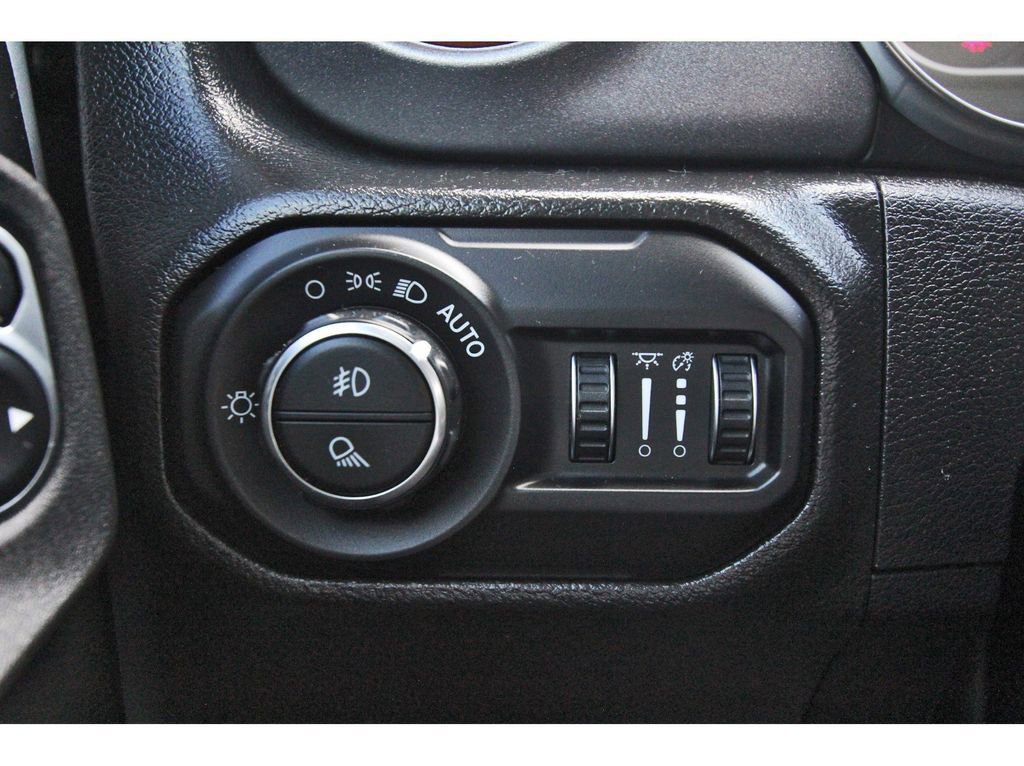 Used 2022 Jeep Gladiator Mojave w/ Cold Weather Group image 23