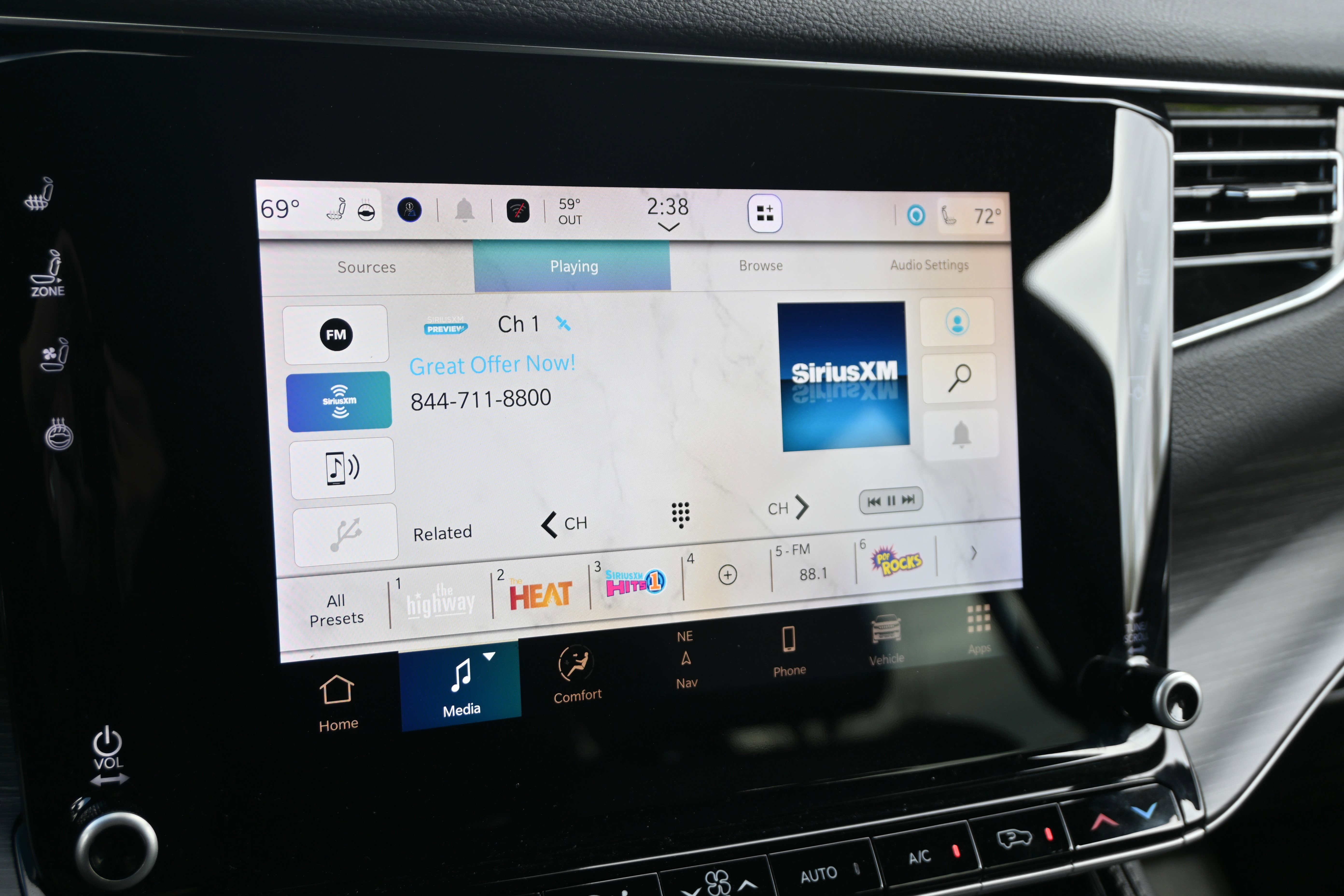 Used 2024 Jeep Wagoneer Series III image 36