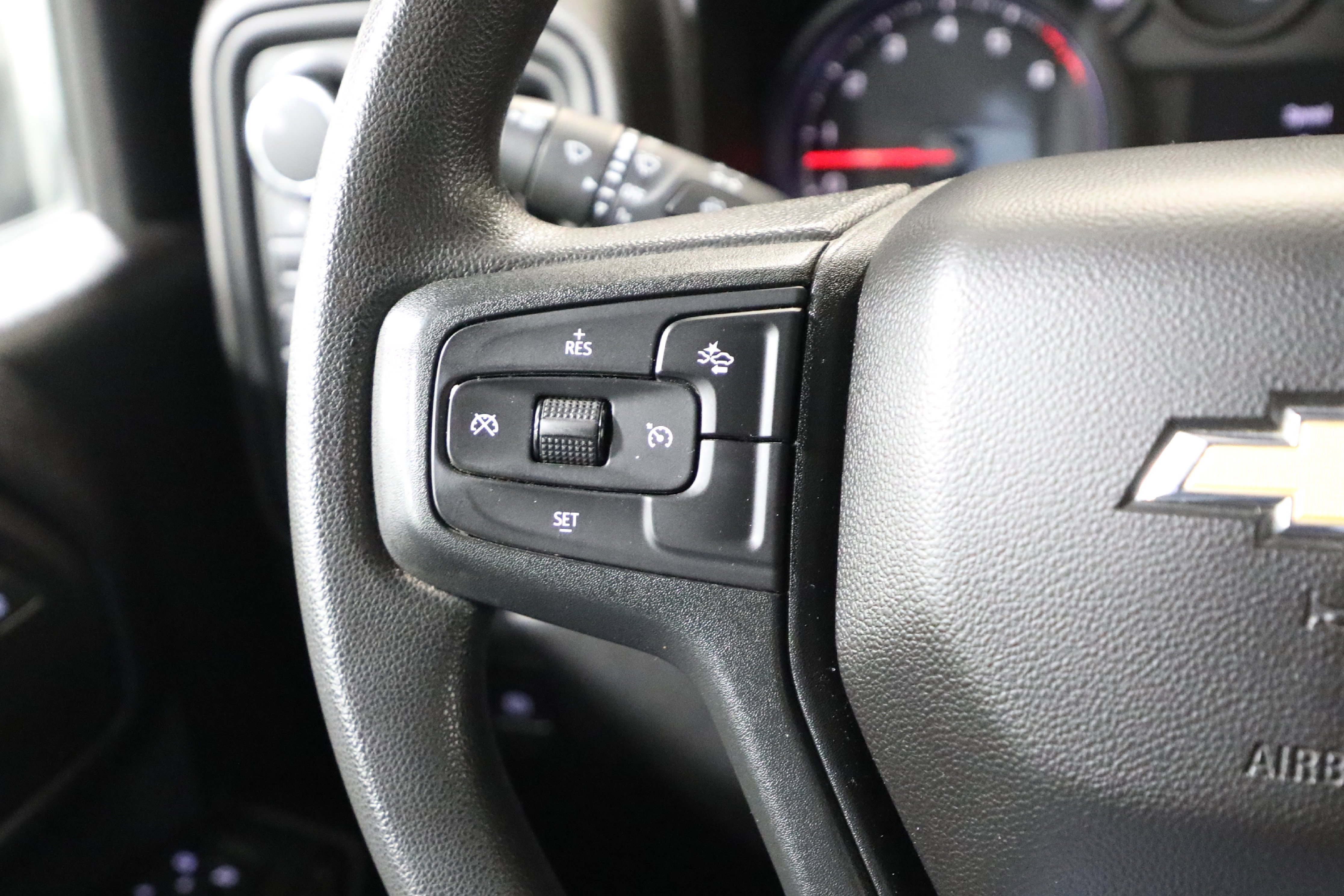 Used 2024 Chevrolet Silverado 2500 Custom w/ Custom Value Package image 7